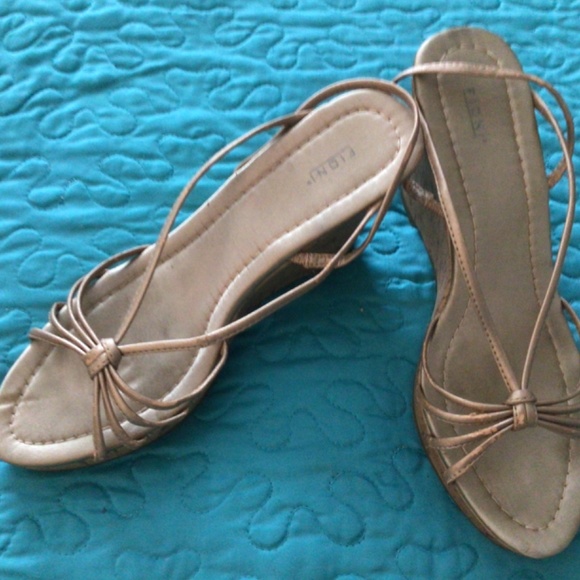 Fiona cork wedge gold sandals Size 6 - Picture 3 of 4